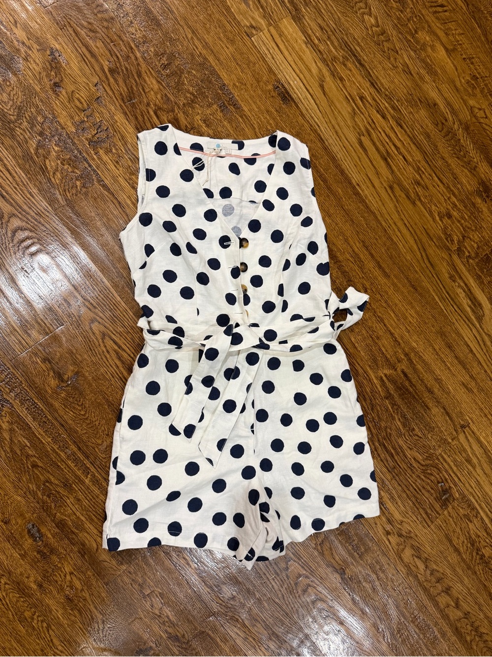 Boden 🆕 ADORABLE Linen/Navy  zip and button Dot Tie-Waist  shorts/Romper - Picture 2 of 8
